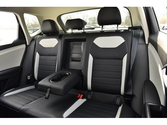 2025 Volkswagen Taos SEL 4MOTION