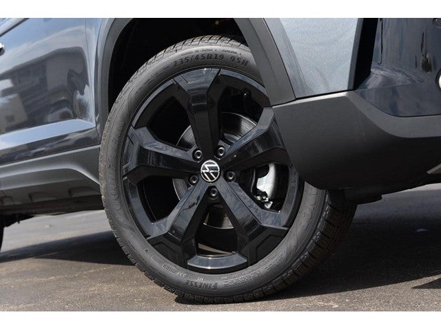 2025 Volkswagen Taos SEL 4MOTION