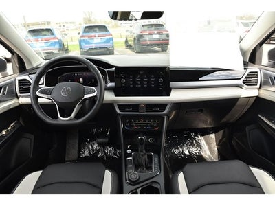 2025 Volkswagen Taos SEL 4MOTION