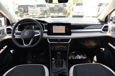 2025 Volkswagen Taos 1.5T SE