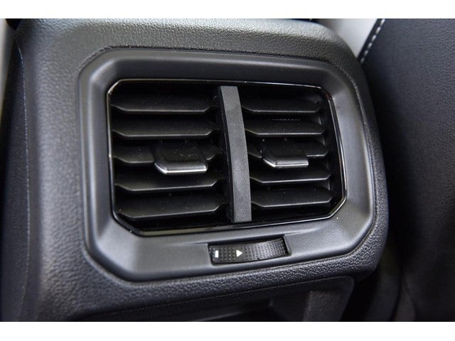 2026 Volkswagen Taos SE FWD