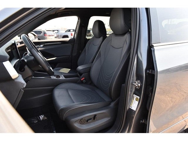 2025 Volkswagen Tiguan SE R-Line Black