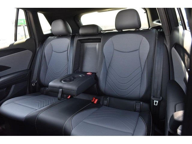 2025 Volkswagen Tiguan SE R-Line Black