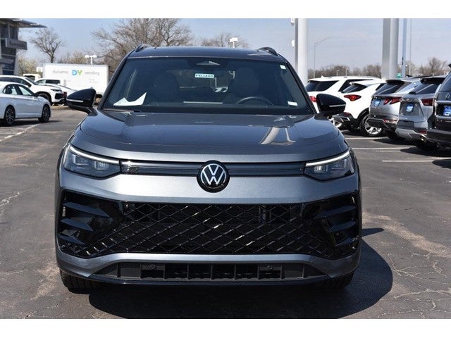2025 Volkswagen Tiguan SE R-Line Black