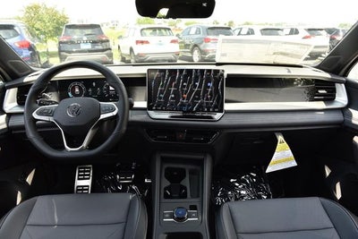 2026 Volkswagen Tiguan 2.0T SE R-Line Black
