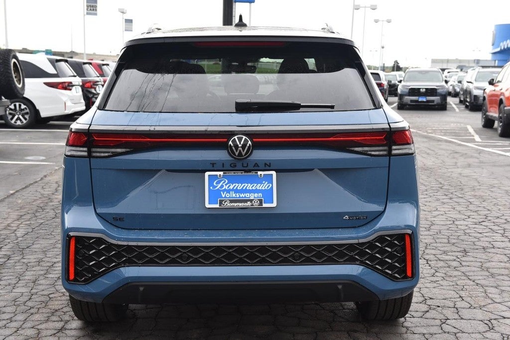 2026 Volkswagen Tiguan 2.0T SE R-Line Black