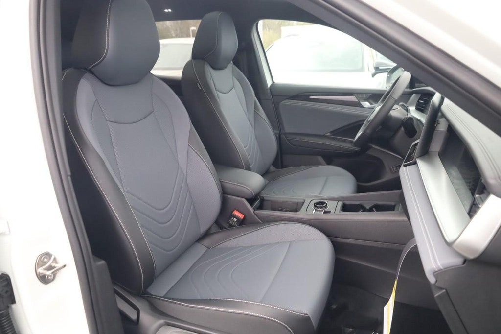 2026 Volkswagen Tiguan 2.0T SE R-Line Black FWD