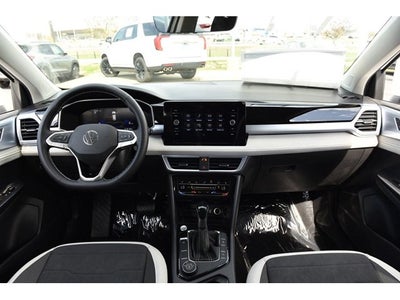 2026 Volkswagen Taos SE 4MOTION