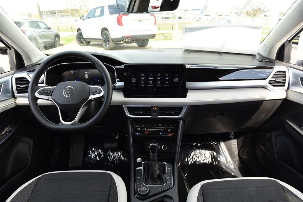 2026 Volkswagen Taos SE 4MOTION