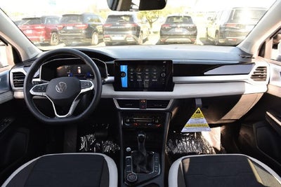 2027 Volkswagen Taos 1.5T SE