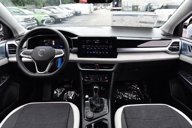 2027 Volkswagen Taos 1.5T SE