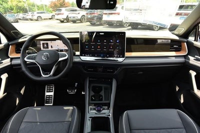 2026 Volkswagen Tiguan 2.0T SEL R-Line Turbo