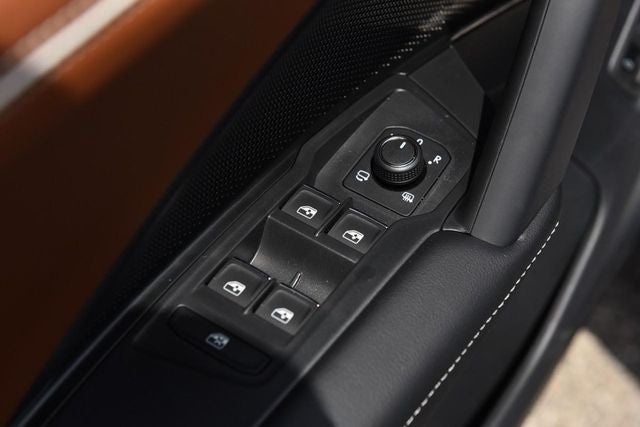 2026 Volkswagen Tiguan 2.0T SEL R-Line