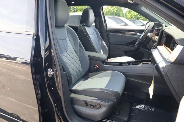 2026 Volkswagen Tiguan 2.0T SEL R-Line