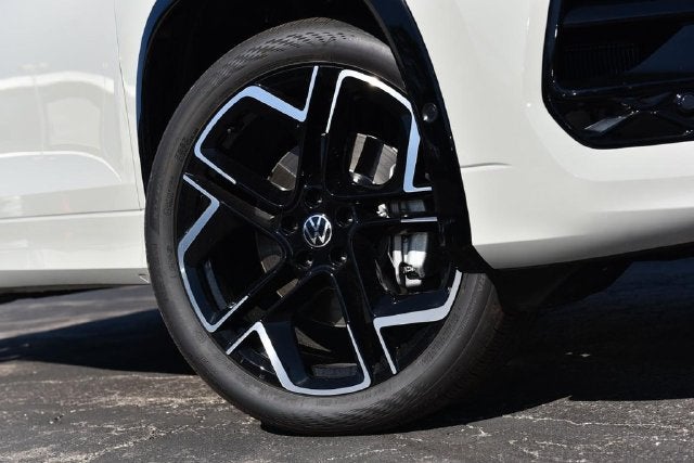 2026 Volkswagen Tiguan 2.0T SEL R-Line Turbo