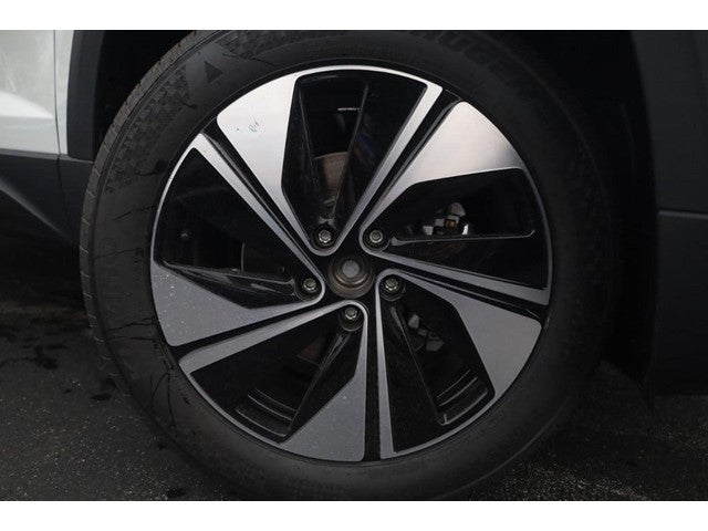 2026 Volkswagen Taos SE 4MOTION