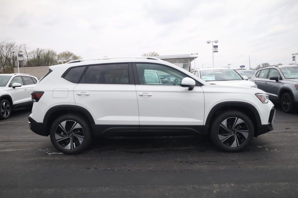 2026 Volkswagen Taos SE 4MOTION