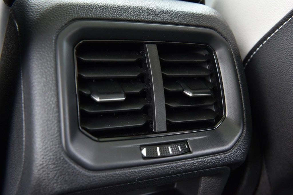 2026 Volkswagen Taos SE 4MOTION