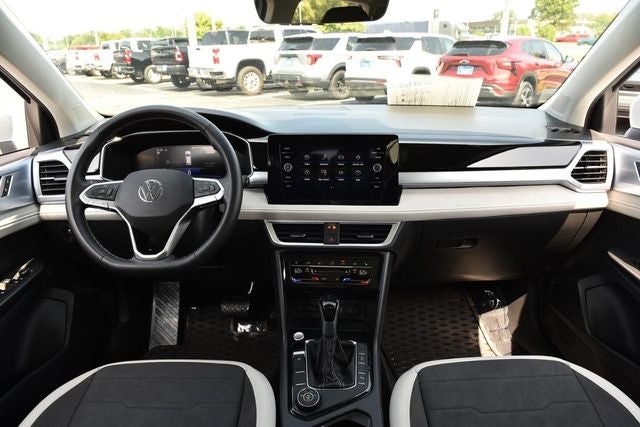 2025 Volkswagen Taos 1.5T SE