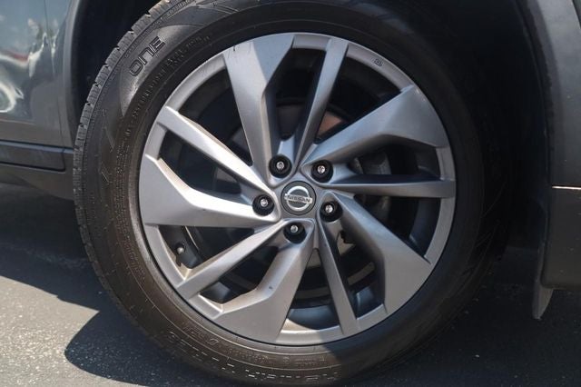 Used 2016 Nissan Rogue SL with VIN 5N1AT2MV3GC865742 for sale in Hazelwood, MO