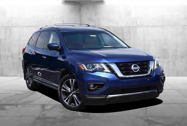 Used 2018 Nissan Pathfinder Platinum with VIN 5N1DR2MN2JC667463 for sale in Hazelwood, MO