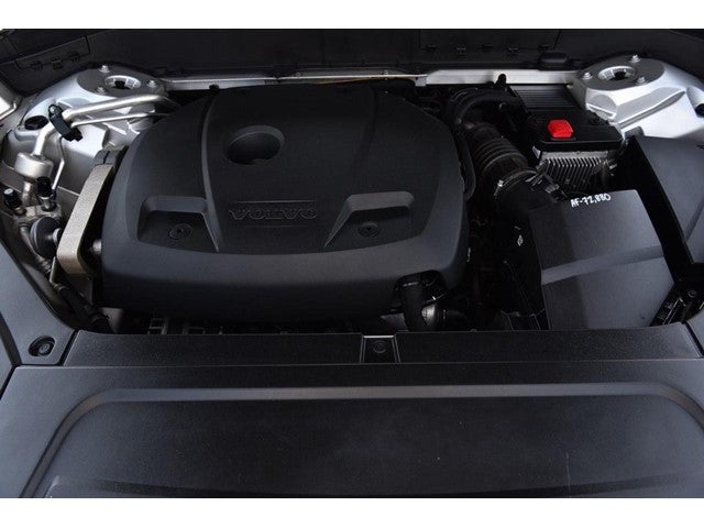 2019 Volvo XC90 T6 AWD Momentum