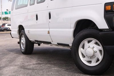 2008 Ford E-350SD XLT