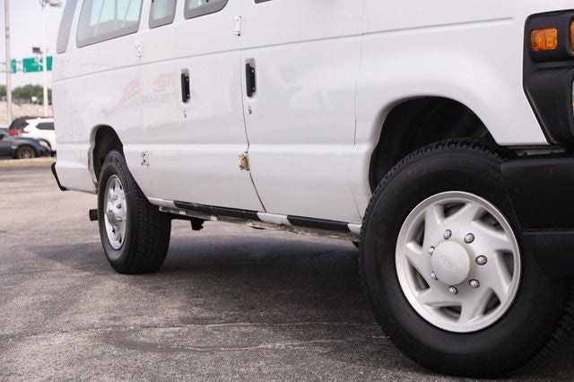 2008 Ford E-350SD XLT