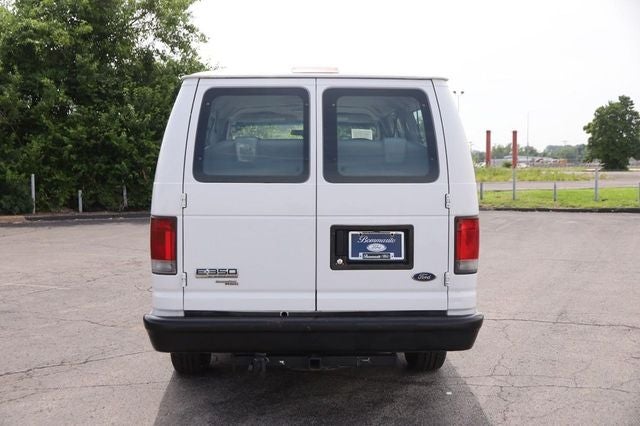 2008 Ford E-350SD XLT