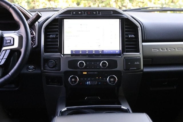 2022 Ford F-350SD Lariat