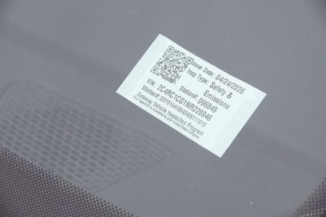 2022 Chrysler Voyager LX