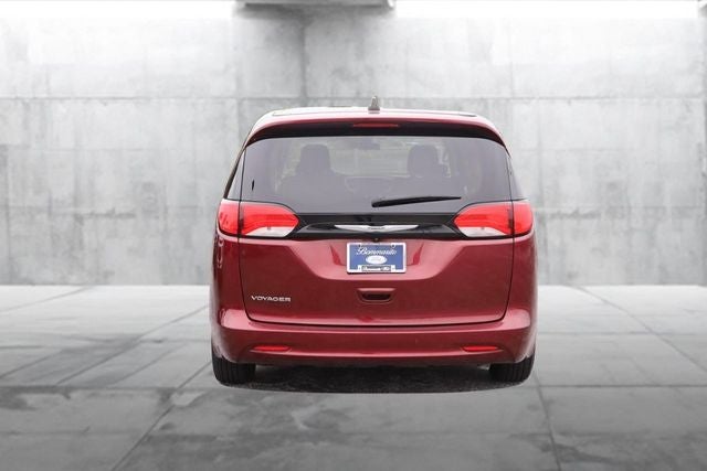 2022 Chrysler Voyager LX