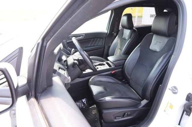 2022 Ford Edge ST