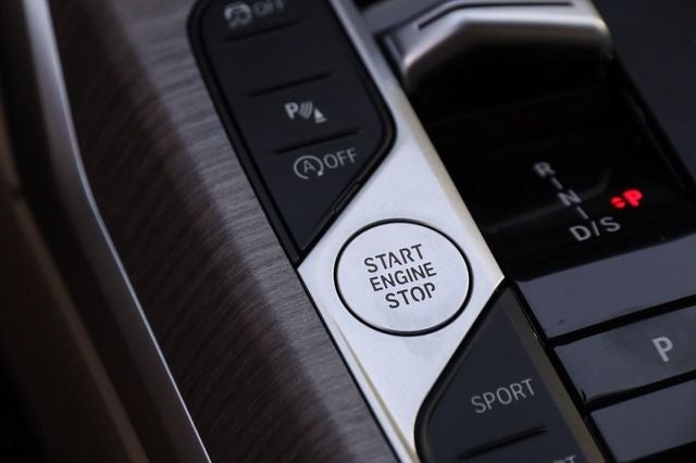 2025 BMW 3 Series 330i xDrive