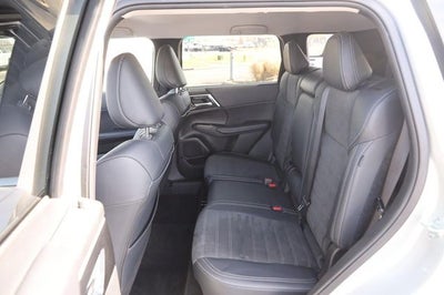 2024 Mitsubishi Outlander SE