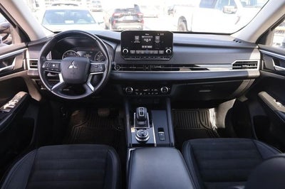 2024 Mitsubishi Outlander SE