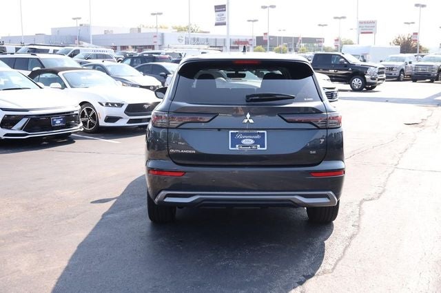 2025 Mitsubishi Outlander SE