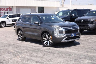 2025 Mitsubishi Outlander SE