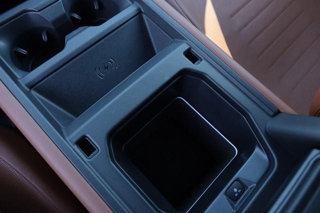 2025 Land Rover Defender 110 V8