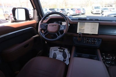 2025 Land Rover Defender 110 V8