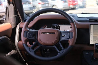 2025 Land Rover Defender 110 V8