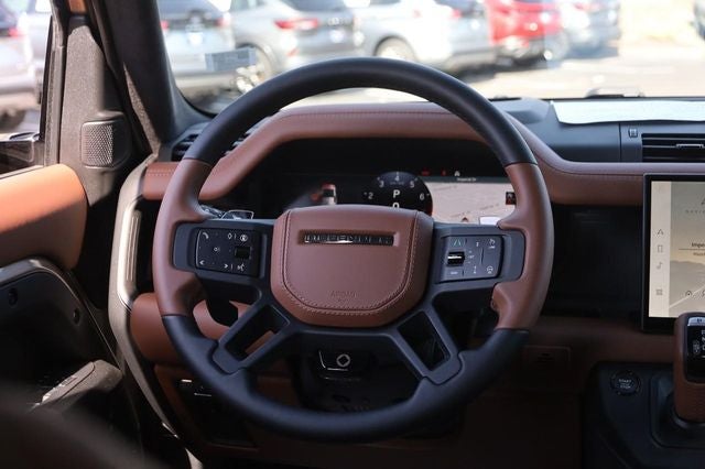 2025 Land Rover Defender 110 V8