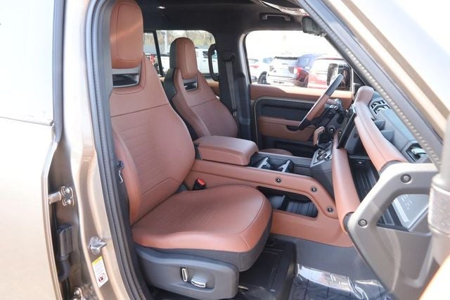 2025 Land Rover Defender 110 V8