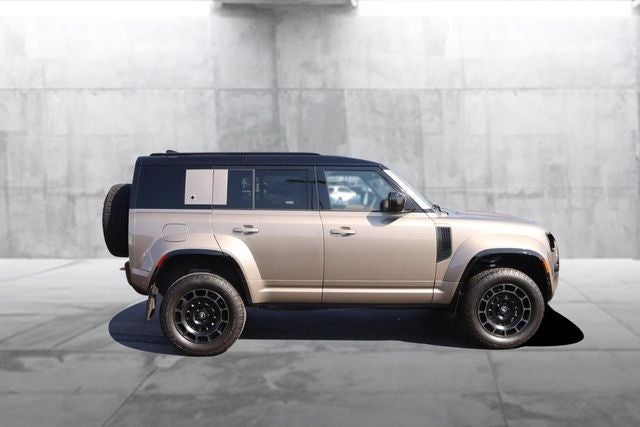 2025 Land Rover Defender 110 V8