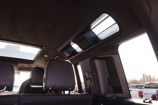 2025 Land Rover Defender 110 V8