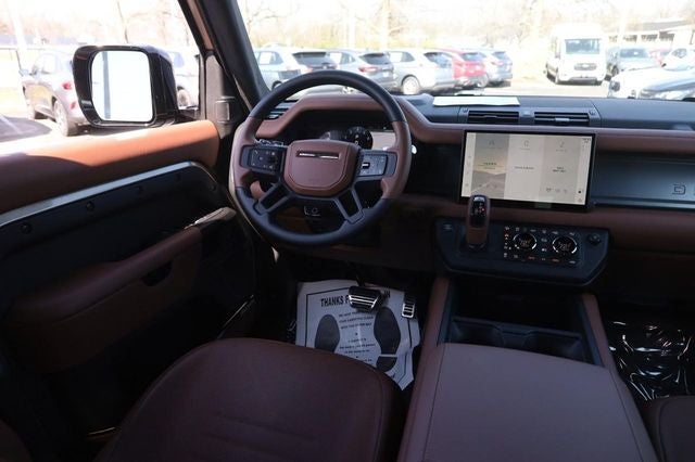 2025 Land Rover Defender 110 V8