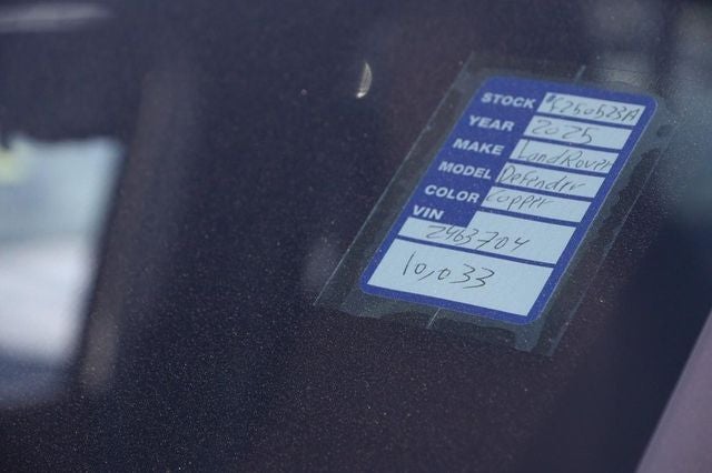 2025 Land Rover Defender 110 V8